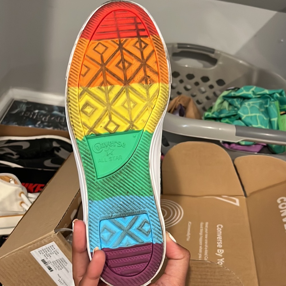 Converse - Picture 3 of 4